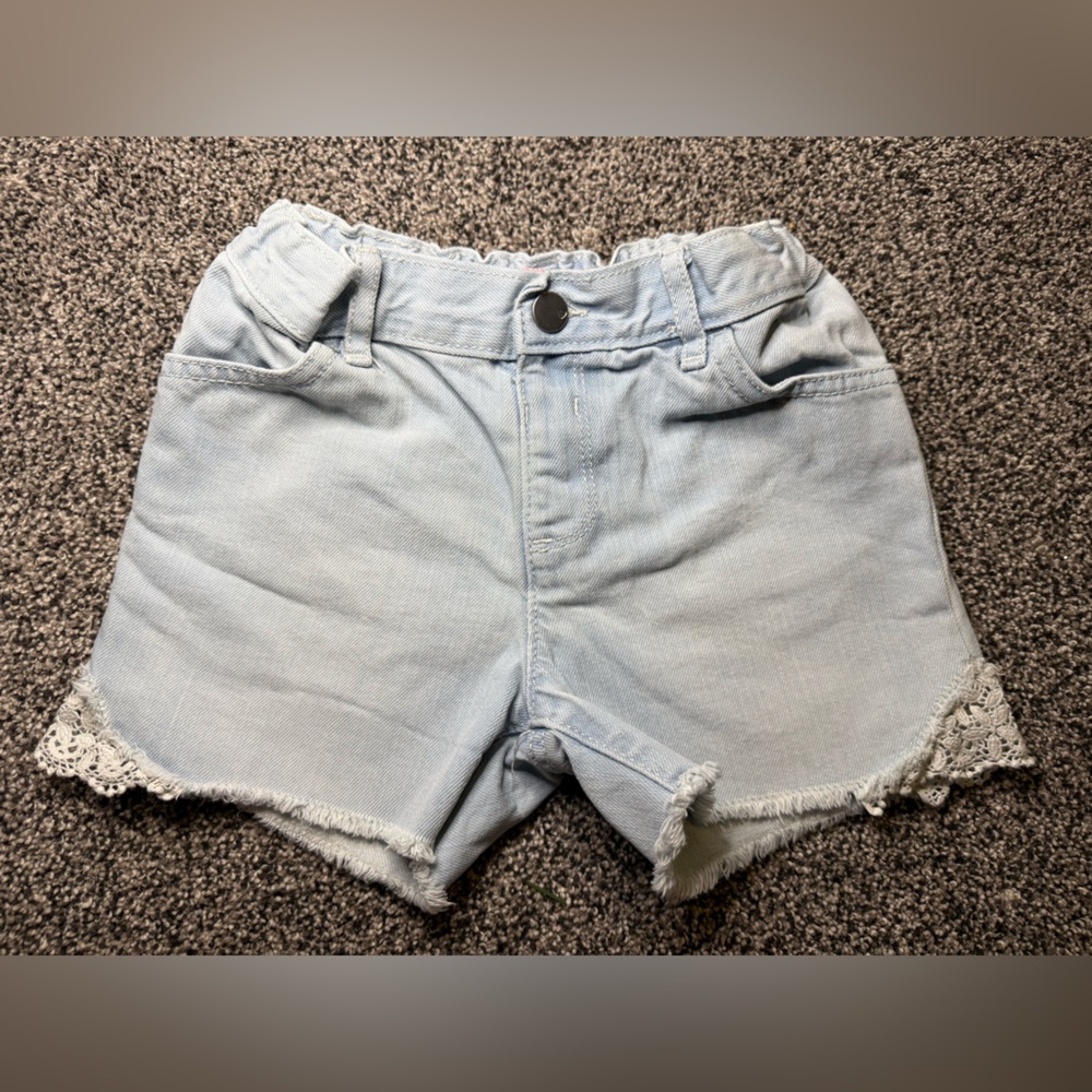 Children’s Place Jean Shorts with Lace, size 5T (009G)